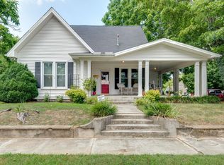 600 W 5th St, Dickson, TN 37055