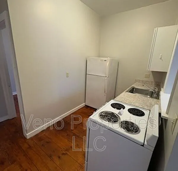 1 Pleasant St #1W — Photo 3