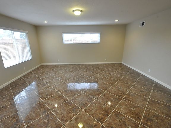 3rd image of 1254 E Bankers Dr