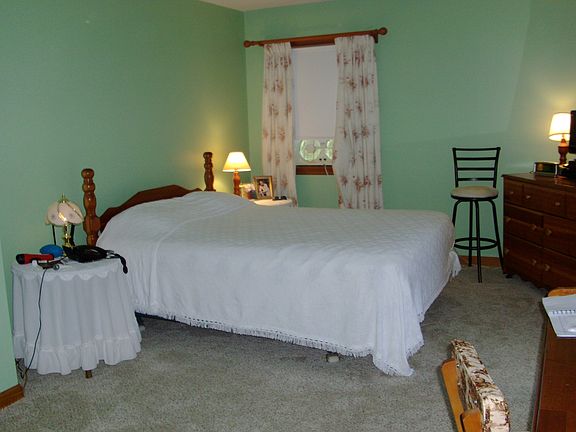 4th image of 4220 Seneca Trail North