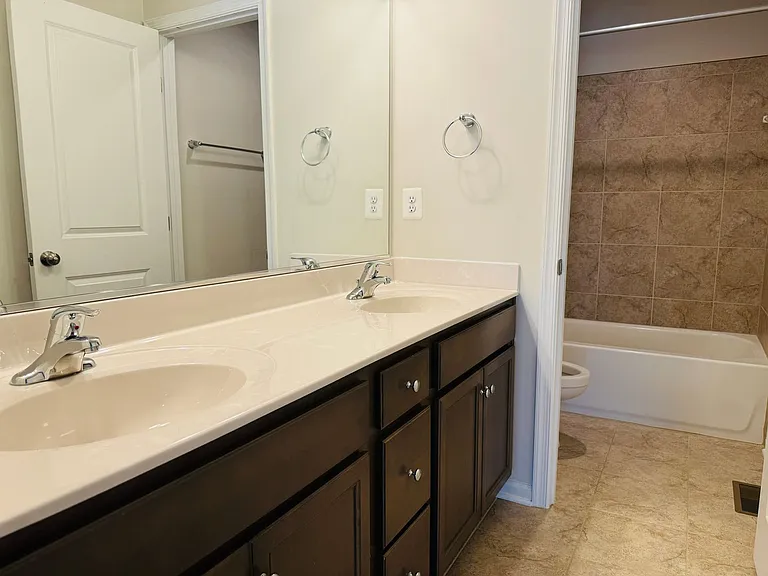 454 Coastal Ave — Photo 12