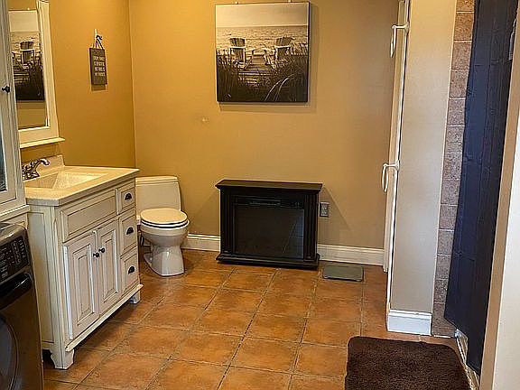 5th image of 38 Churchill St