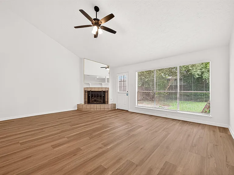 2334 Autumn Springs Ln — Photo 13