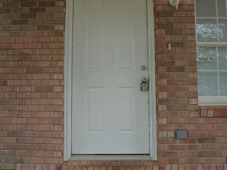 6115 Willow Ln N — Photo 26