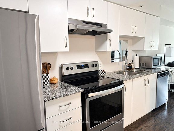 4th image of 104 Summit Ridge Dr #104