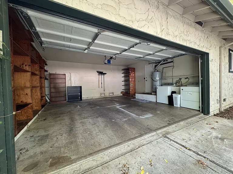 1022 Linden St #2 — Photo 15
