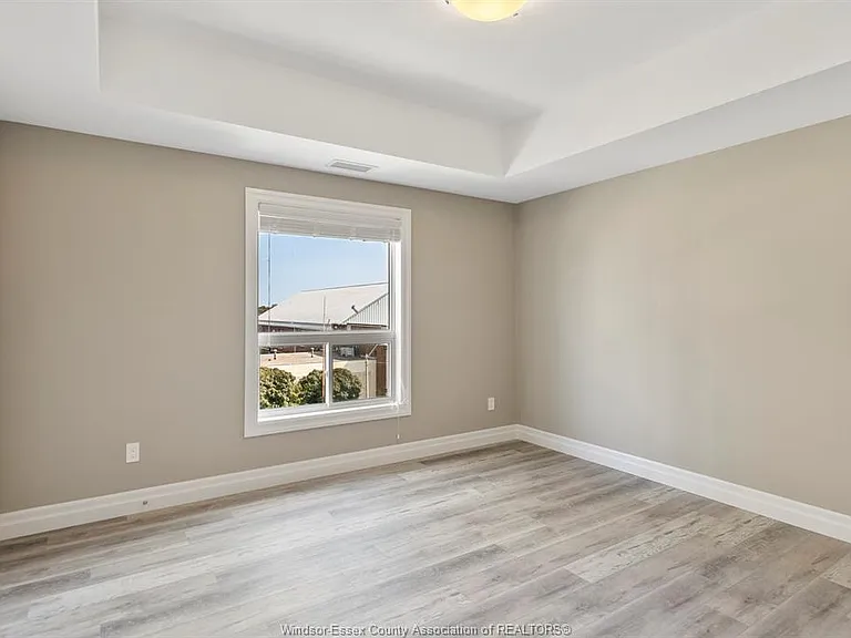 955 Ouellette Ave #407 — Photo 12