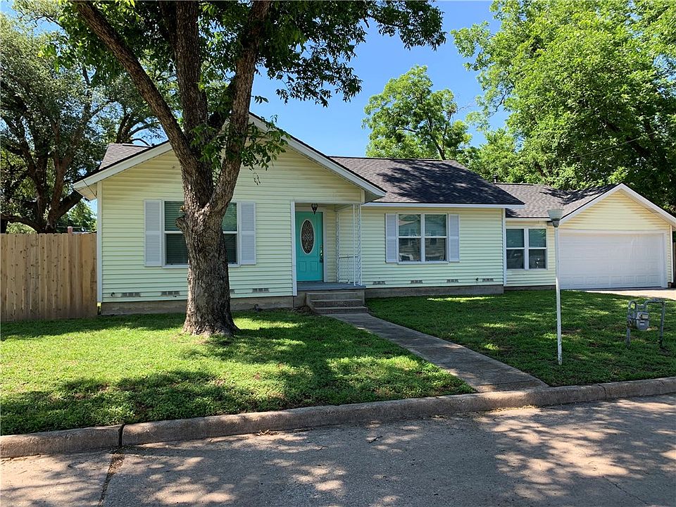 1st image of 718 W Bell Ave