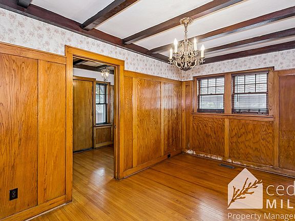 3rd image of 1207 W Franklin Ave #2