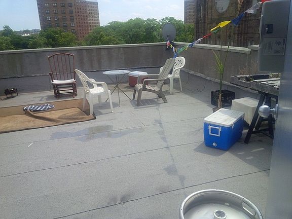5th image of 823 Willoughby Ave #B3