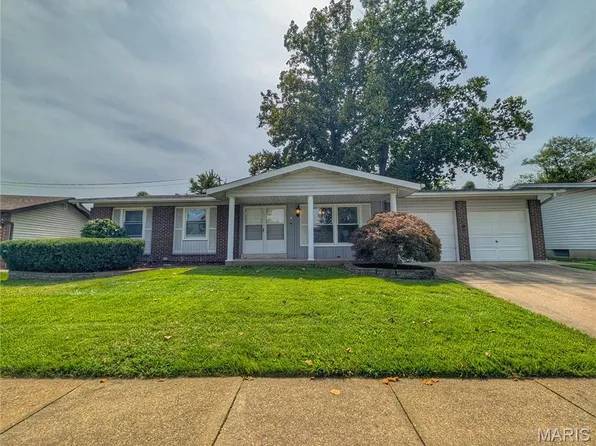 5 Windsong Ct, Florissant, MO 63031