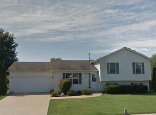 1390 Schade Ln, Dekalb, IL 60115