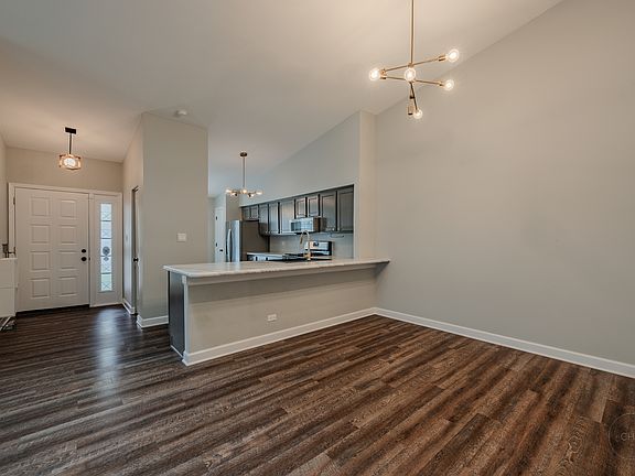4th image of 1736 Ranchview Dr