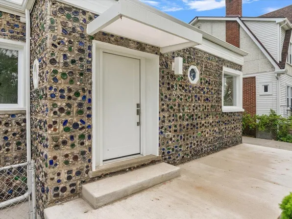 39 W Elza Ave, Hazel Park, MI 48030