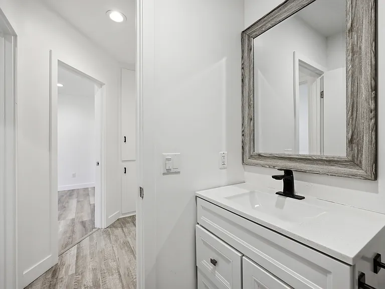 2561 W Avenue 30 #5 — Photo 13