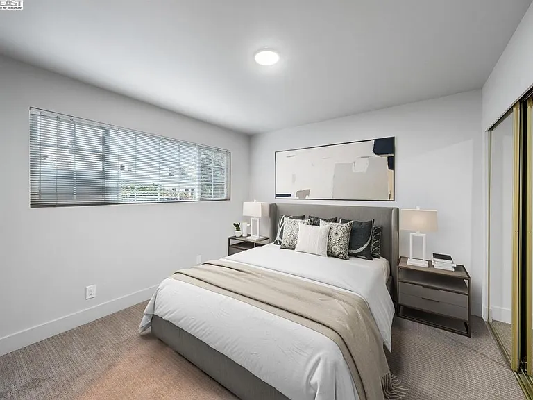 3028 Colby St #D — Photo 12