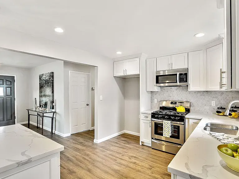 2819 Richard Ave — Photo 5
