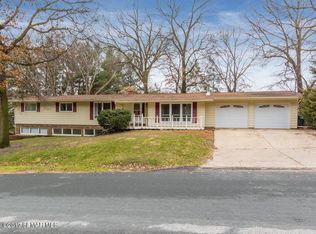 2519 E River Rd NE, Rochester, MN 55906