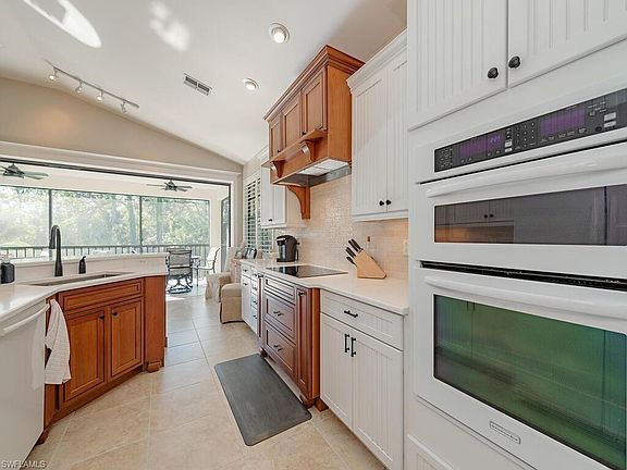 5th image of 27031 Oakwood Lake DR #202