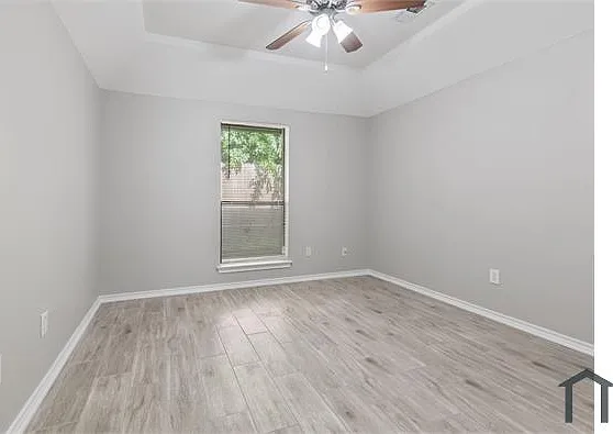3 bed, 1347 sqft, $2,300 — Photo 3
