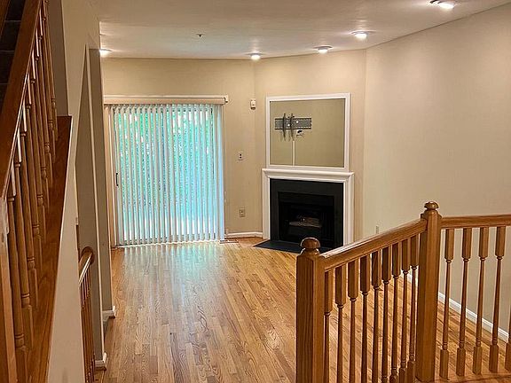 2nd image of 3471 Lindenwood Dr