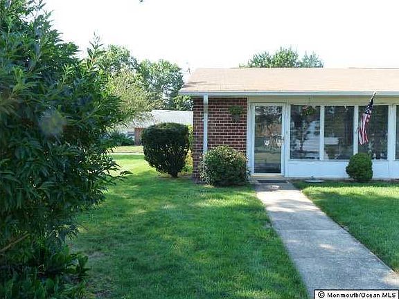 2nd image of 1151 Argyll Circle #A