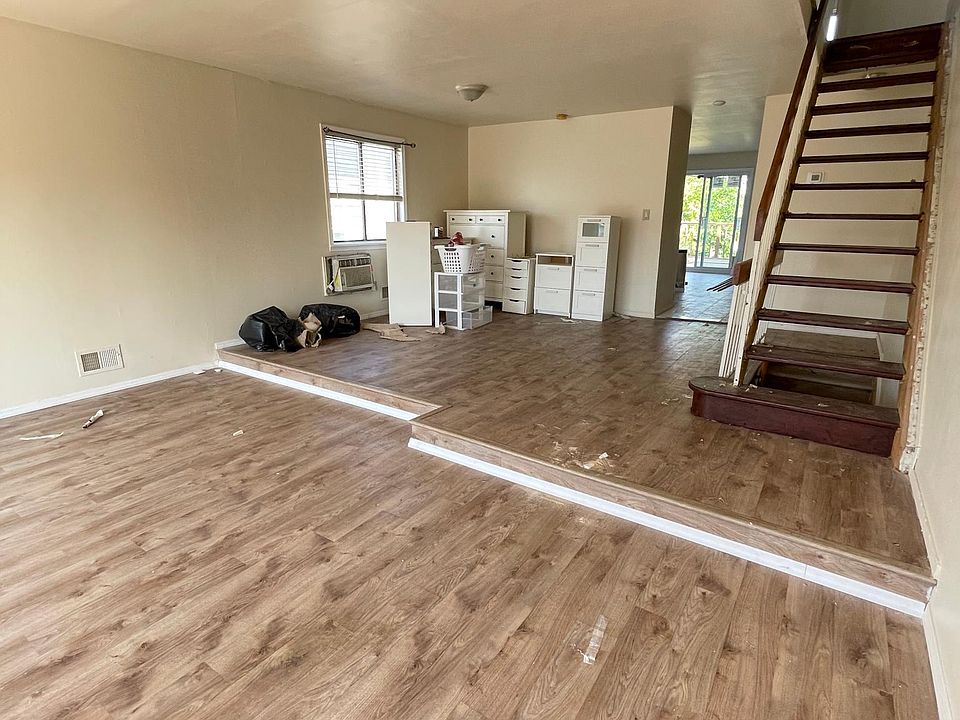 1st image of 625 Travis Ave #3
