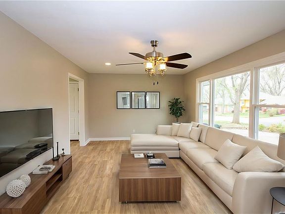 4th image of 6209 E 109th St