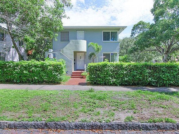 Only a few blocks from North Shore Park and downtown