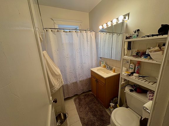 2nd image of 3615 N Pine Grove Ave APT 2W