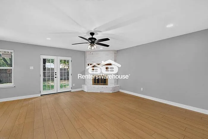 5306 Vincennes Ct — Photo 8