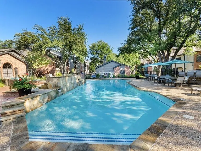 Dallas North Park — Photo 19