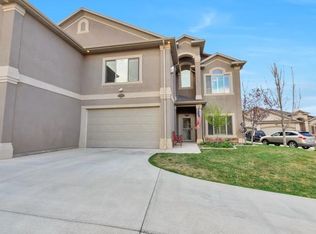202 E Edgewood Cir, North Salt Lake, UT 84054
