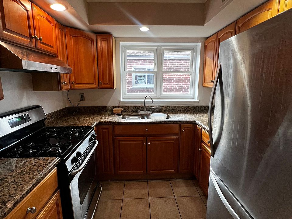 1st image of 3216 Griswold Ave #2