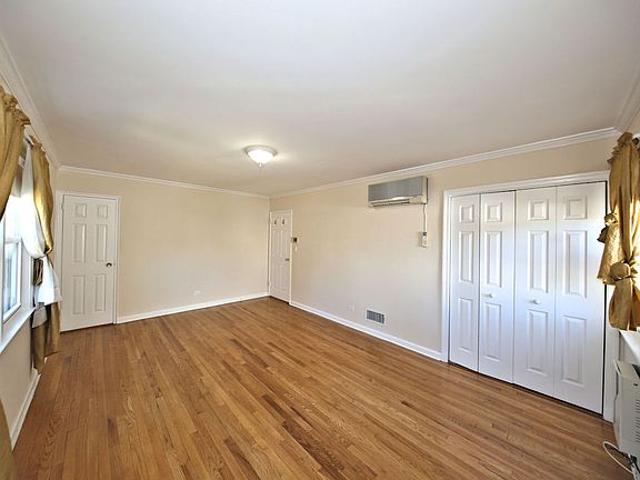 4th image of 200 N Barry Ave