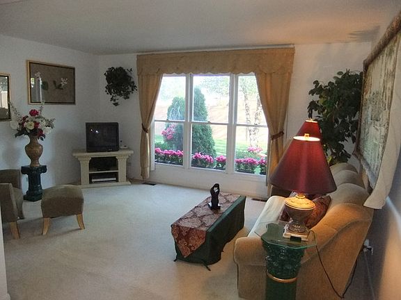 4th image of 7822 Bristol Park Dr