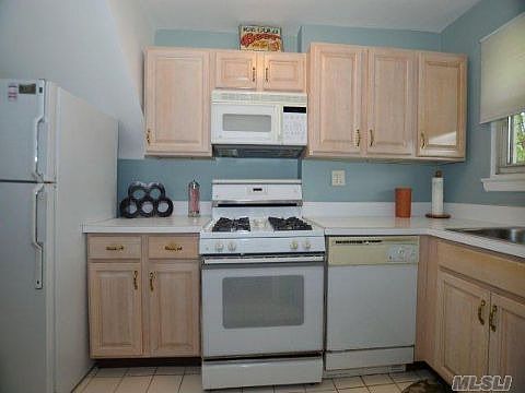 2nd image of 8168 Langdale St