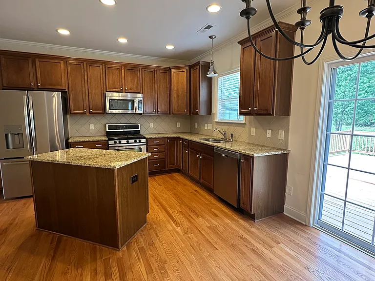 4612 Cottendale Dr — Photo 13