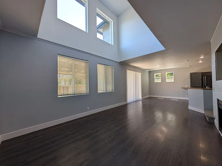 5220 Wales Dr — Photo 2