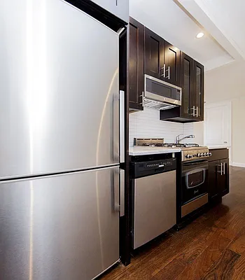 Rented by Avenues Real Estate | media 10