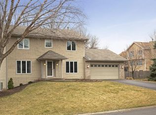 10454 Covington Cir, Eden Prairie, MN 55347