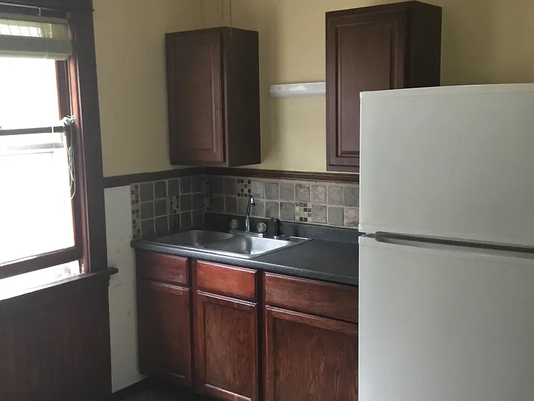 69 Livingston St #UPPER — Photo 7