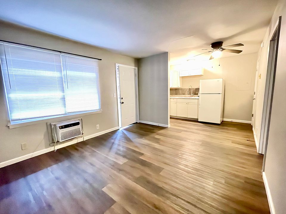 Living Room looking into kitchen
