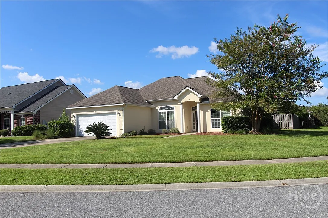 3 bed, 2.0 bath, 1941 sqft, $1,850 — Photo 1