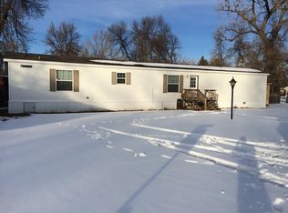 902 S Woodland Dr, Mandan, ND 58554