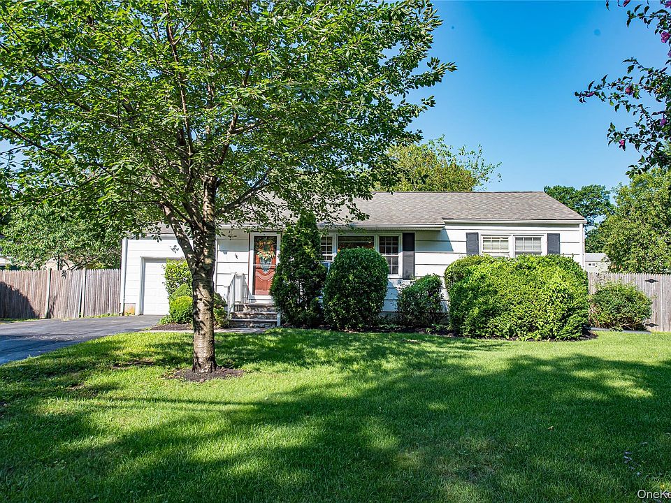 26 William Street, Port Jefferson Station, NY 11776 | Zillow