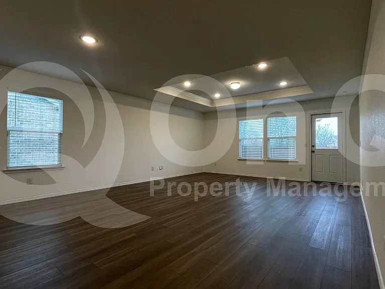 1315 Binfield Dr — Photo 7