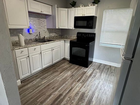 4th image of 1544 ELLA Street
