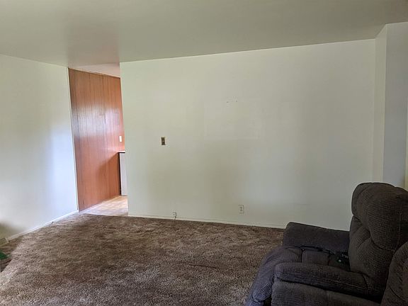2nd image of 3305 Glenbrook Dr