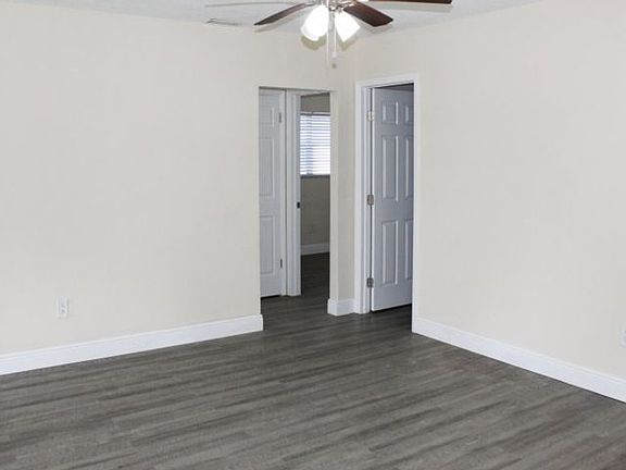 4th image of 2200 SW 46th Ct